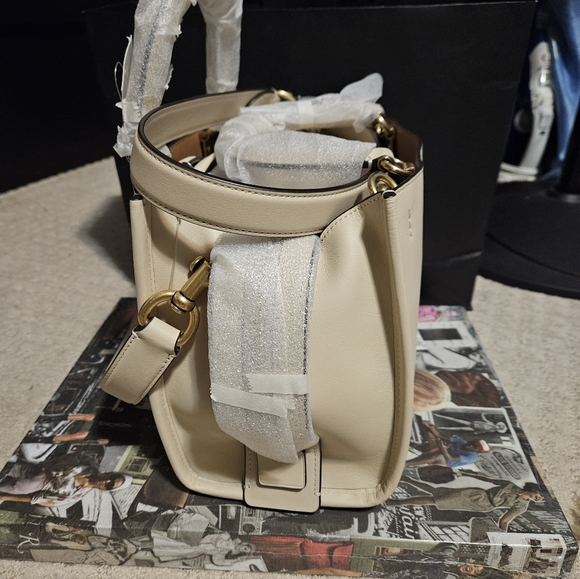 BNWT Coach X Tom Wesselman Rogue 25 in B4/Ivory - Picture 3 of 5